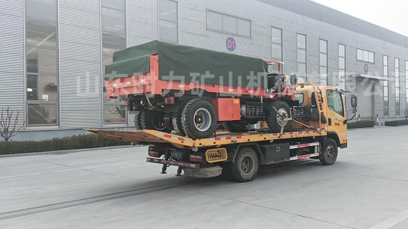 8噸帶篷布井下自卸車發往山西